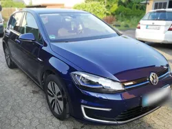 Blau Gebraucht 2018 VW e-Golf Kleinwagen | 16.000 € (Teuer)