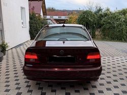 Rot Gebraucht 2001 BMW 520 Lifestyle Limousine | 16.000 €