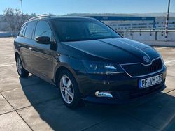 Schwarz Gebraucht 2015 Skoda Fabia Ambition Kombi | 7.200 € (Fairer Preis)
