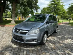 Grau Gebraucht 2006 Opel Zafira Edition Van / Kleinbus | 3.650 € (Etwas zu teuer)