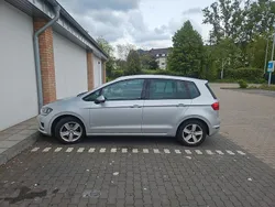 Silber Gebraucht 2015 VW Golf Sportsvan Comfortline Van / Kleinbus | 10.400 € (Etwas zu teuer)