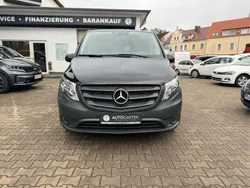 Obsidianschwarz metallic Gebraucht 2020 Mercedes Vito Van / Kleinbus | 34.450 € (Teuer)