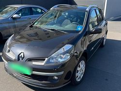 Schwarz Gebraucht 2008 Renault Clio II Kleinwagen | 2.000 €