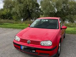 Rot Gebraucht 2001 VW Golf IV Kleinwagen | 1.100 € (Guter Preis)