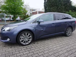 New grayish blue metallic Gebraucht 2012 Toyota Avensis Executive Kombi | 8.450 € (Fairer Preis)
