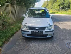 Grau Gebraucht 2006 Hyundai Matrix Van / Kleinbus | 850 € (Teuer)