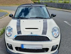 Weiß Gebraucht 2016 Mini Cooper S Kleinwagen | 18.200 €
