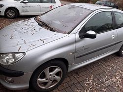 Silber Gebraucht 2002 Peugeot 206 Limousine | 1.500 € (Fairer Preis)