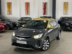 Grau Gebraucht 2022 Kia Stonic SUV | 15.880 € (Fairer Preis)