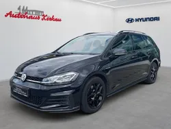 Deep black pearlescent (metallic) Gebraucht 2017 VW Golf VII Business Kombi | 17.950 € (Fairer Preis)