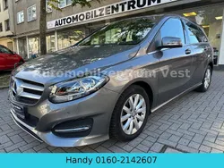 Grau Gebraucht 2016 Mercedes B180 Van / Kleinbus | 16.890 € (Fairer Preis)