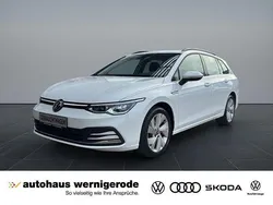 Weiß Gebraucht 2022 VW Golf VIII Style Kombi | 25.939 € (Fairer Preis)