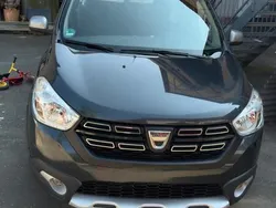 Grau Gebraucht 2020 Dacia Dokker Stepway Van | 10.000 € (Guter Preis)