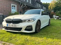 Weiß Gebraucht 2019 BMW 320 Comfort Edition Kombi | 26.800 € (Teuer)
