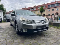 Silber Gebraucht 2010 Subaru Outback Active SUV | 3.490 € (Teuer)