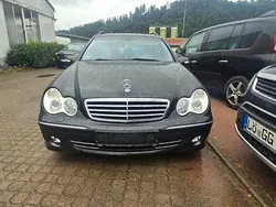 Schwarz Gebraucht 2005 Mercedes C230 Kombi | 3.500 € (Fairer Preis)