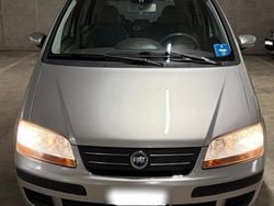 Silber Gebraucht 2004 Fiat Idea Van / Kleinbus | 600 €