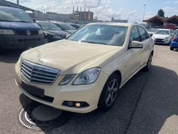 Beige Gebraucht 2010 Mercedes E200 Limousine | 3.700 €