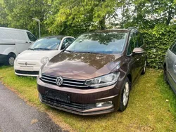 Braun Gebraucht 2015 VW Touran Comfortline Van / Kleinbus | 12.200 € (Guter Preis)