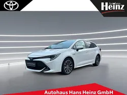 Weiß Gebraucht 2021 Toyota Corolla Team Kombi | 21.350 € (Fairer Preis)