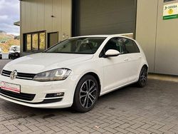 Weiß Gebraucht 2016 VW Golf VII Allstar Limousine | 12.000 € (Fairer Preis)
