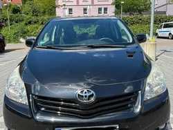 Schwarz Gebraucht 2010 Toyota Verso Van / Kleinbus | 6.799 € (Fairer Preis)