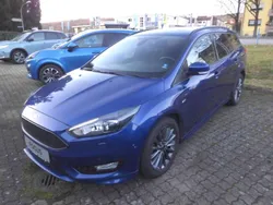 Indicblau metallic Gebraucht 2017 Ford Focus ST-Line Kombi | 17.450 € (Teuer)