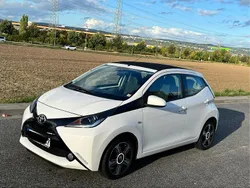 Weiß Gebraucht 2017 Toyota Aygo X-wave Kleinwagen | 7.100 € (Guter Preis)