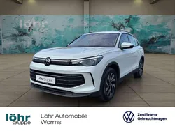 Oryxweiß perlmutteffekt Gebraucht 2024 VW Tiguan Life SUV | 34.990 € (Fairer Preis)