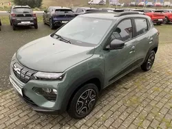 Brick red (rot) Neu 2024 Dacia Spring Extreme Kleinwagen | 21.450 € (Teuer)