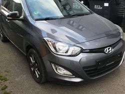 Grau Gebraucht 2014 Hyundai i20 Limousine | 7.990 € (Guter Preis)
