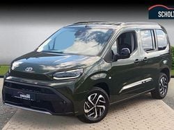 Grün Neu 2025 Toyota Proace Verso City Kombi | 37.690 € (Teuer)