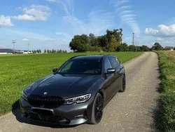Grau Gebraucht 2020 BMW 330 Shadowline Kombi | 27.800 € (Guter Preis)