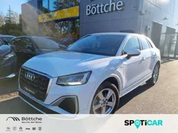 Arkonaweiß Gebraucht 2024 Audi Q2 S-Line SUV | 23.780 € (Guter Preis)