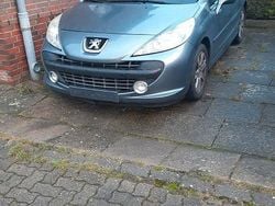 Grau Gebraucht 2009 Peugeot 207 CC Premium Cabrio | 3.300 € (Fairer Preis)