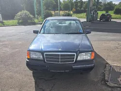 Blau Gebraucht 1995 Mercedes C220 Classic Limousine | 3.590 €
