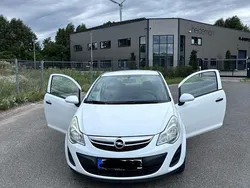 Weiß Gebraucht 2011 Opel Corsa Selection Kleinwagen | 2.800 € (Fairer Preis)