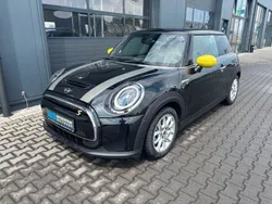 Schwarz Gebraucht 2023 Mini Cooper SE Kleinwagen | 20.980 € (Fairer Preis)