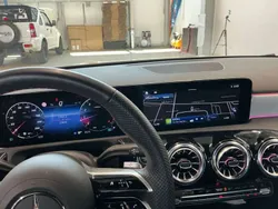 Weiß Gebraucht 2023 Mercedes A200 AMG line Limousine | 29.255 € (Guter Preis)