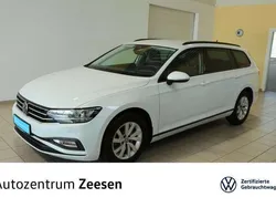 Gletscherweiß Gebraucht 2023 VW Passat Conceptline Kombi | 31.450 € (Superpreis)