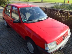 Rot Gebraucht 1991 Peugeot 205 Limousine | 3.990 €