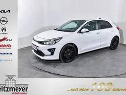 Weiß Gebraucht 2022 Kia Rio Spirit Kleinwagen | 18.490 € (Etwas zu teuer)
