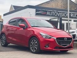 Rot Gebraucht 2016 Mazda 2 Nakama Limousine | 8.600 € (Fairer Preis)