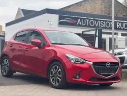 Rot Gebraucht 2016 Mazda 2 Nakama Limousine | 8.900 € (Fairer Preis)
