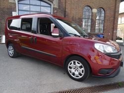 Colore esterno (dunkelrot) Gebraucht 2017 Fiat Doblò Van / Kleinbus | 12.950 € (Teuer)
