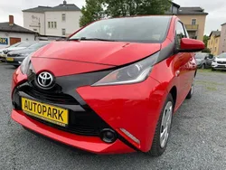 Rot Gebraucht 2016 Toyota Aygo X-play Kleinwagen | 7.790 € (Guter Preis)