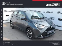 Grau Gebraucht 2020 Toyota Aygo X-play Kleinwagen | 12.490 € (Fairer Preis)