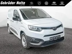 Weiss / ice white Gebraucht 2023 Toyota Proace City Van | 20.950 € (Superpreis)
