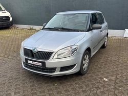 Silber Gebraucht 2011 Skoda Fabia Limousine | 3.990 € (Fairer Preis)