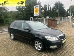 Schwarz metallic Gebraucht 2013 Skoda Octavia Best of Kombi | 5.750 € (Etwas zu teuer)